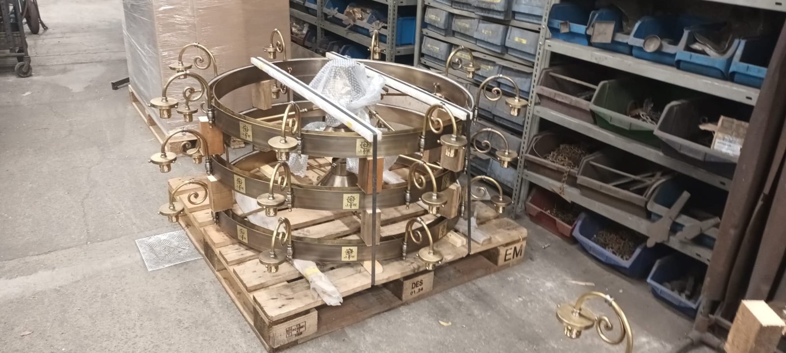 Aufgearbeitete Messing-Ringluster, fertig für die Montage